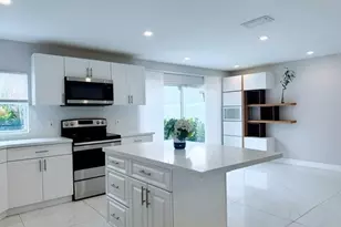 621 Lakeshore Terrace, Davie, FL 33325 - Photo 9