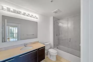 1900 N Bayshore Dr, Miami, FL 33132 - Photo 49