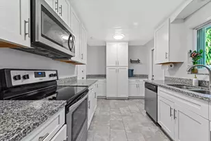 2898 SE 1st Pl, Boynton Beach, FL 33435 - Photo 9