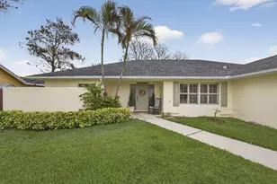 13655 Barberry Dr, Wellington, FL 33414 - Photo 3