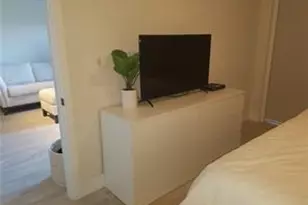 16385 Biscayne Blvd, North Miami Beach, FL 33160 - Photo 13