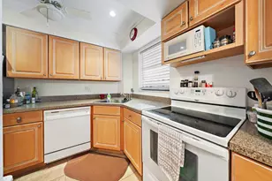 18081 SE Country Club Dr, Jupiter, FL 33469 - Photo 3