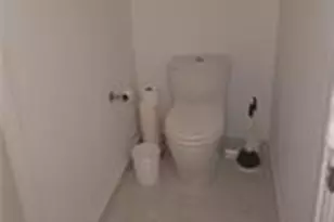 16385 Biscayne Blvd, North Miami Beach, FL 33160 - Photo 15