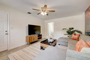 127 S 10th St, Fort Pierce, FL 34950 - Photo 9