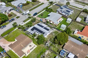 830 NE 59th Ct, Oakland Park, FL 33334 - Photo 27