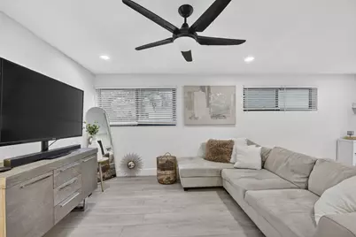 830 NE 59th Court, Oakland Park, FL 33334 - Photo 9