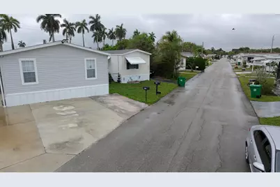 8516 SW 17th Court, Davie, FL 33324 - Photo 3