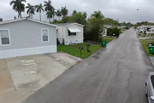 8516 SW 17th Ct, Davie, FL 33324 - Photo 3