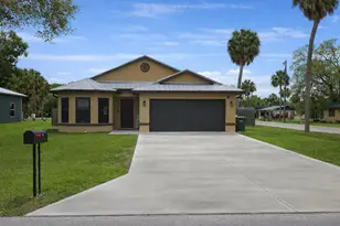 809 SW 3rd Ave, Okeechobee, FL 34974 - Photo 1