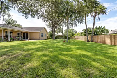 901 SW Gaitor Avenue, Port Saint Lucie, FL 34953 - Photo 11