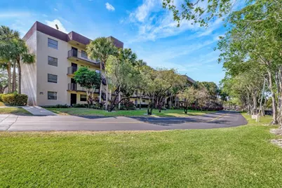 3301 NW 47th Terrace #Unit 403, Lauderdale Lakes, FL 33319 - Photo 1