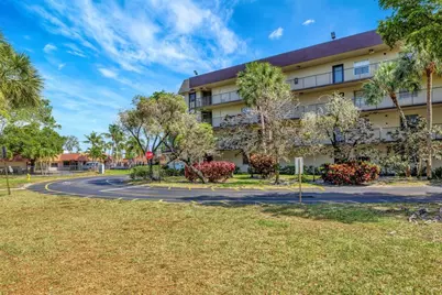 3301 NW 47th Terrace #Unit 403, Lauderdale Lakes, FL 33319 - Photo 19