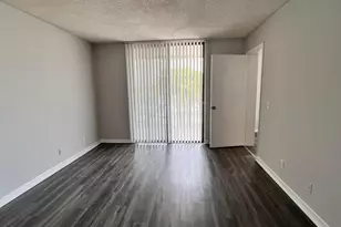 718 Executive Center Dr, West Palm Beach, FL 33401 - Photo 9