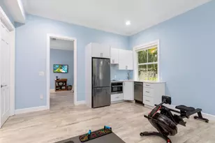 24 Grand Bay Estates Cir, Key Biscayne, FL 33149 - Photo 21