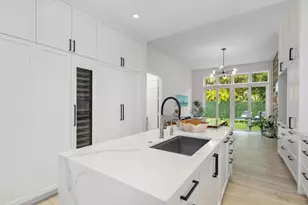 24 Grand Bay Estates Cir, Key Biscayne, FL 33149 - Photo 9