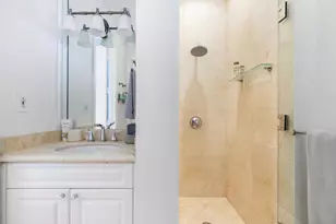 24 Grand Bay Estates Cir, Key Biscayne, FL 33149 - Photo 23