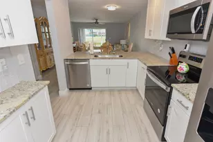 342 Lake Evelyn Dr, West Palm Beach, FL 33411 - Photo 5
