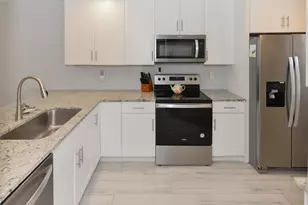 342 Lake Evelyn Dr, West Palm Beach, FL 33411 - Photo 7