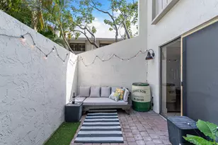563 NE 7th Ave, Fort Lauderdale, FL 33301 - Photo 5