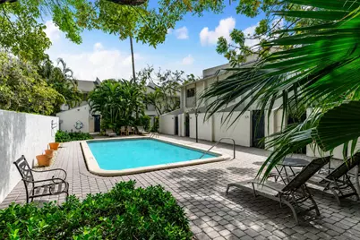 563 NE 7th Avenue #1B, Fort Lauderdale, FL 33301 - Photo 1