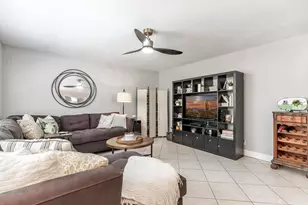 563 NE 7th Ave, Fort Lauderdale, FL 33301 - Photo 11