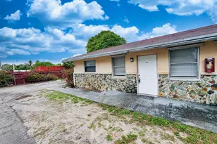 3077 Floweva St, Palm Springs, FL 33406 - Photo 11