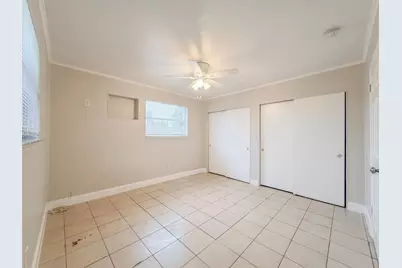 3077 Floweva Street, Palm Springs, FL 33406 - Photo 5