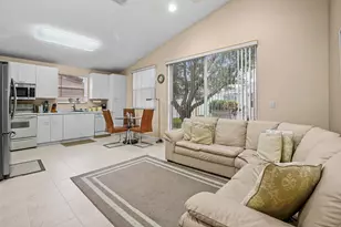 7851 Oak Grove Cir, Lake Worth, FL 33467 - Photo 7