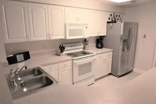 1900 Oceanwalk Ln, Pompano Beach, FL 33062 - Photo 9