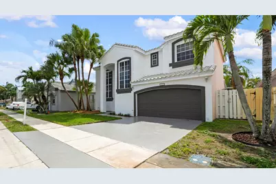 10372 SW 9th Lane, Pembroke Pines, FL 33025 - Photo 5