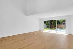 10372 SW 9th Ln, Pembroke Pines, FL 33025 - Photo 9