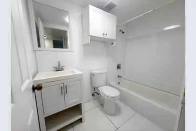 3600 NW 21st Street #Unit 406, Lauderdale Lakes, FL 33311 - Photo 5