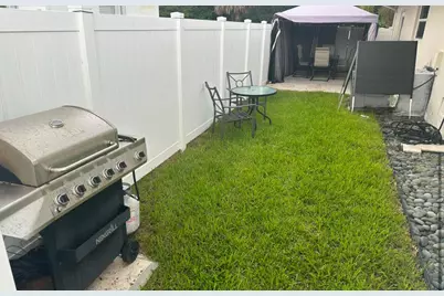 2481 NE 2nd Avenue, Boca Raton, FL 33431 - Photo 11