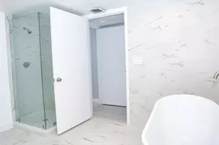 19355 Turnberry Way, Miami, FL 33180 - Photo 21