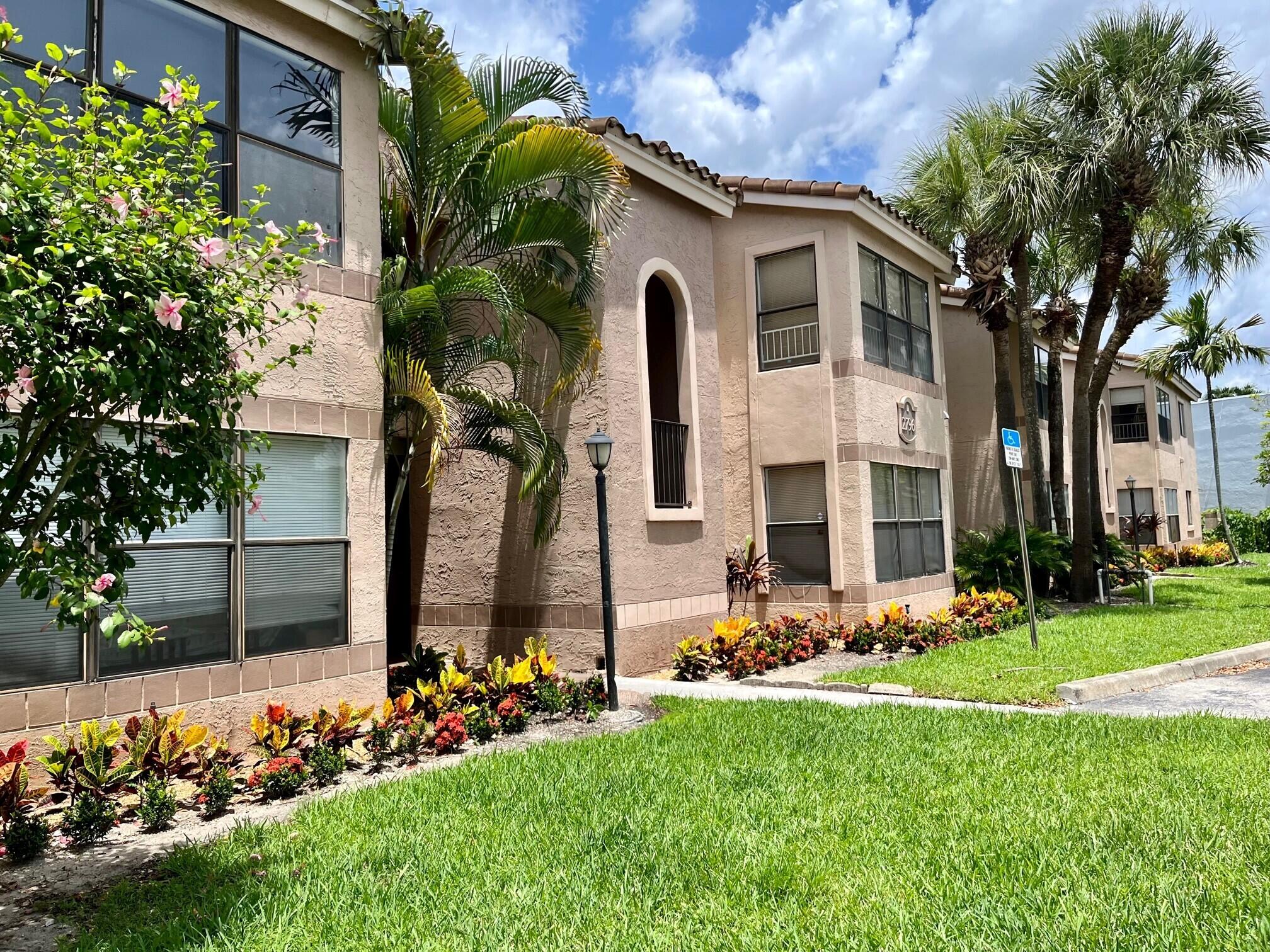 2796 S University Dr #2207 main architectural view