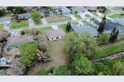 1566 SW Bellevue Avenue, Port Saint Lucie, FL 34953 - Photo 35