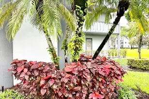 209 Suffolk E, Boca Raton, FL 33434 - Photo 3