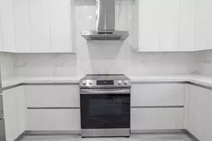 19329 NE 8th Ct, Miami, FL 33179 - Photo 9