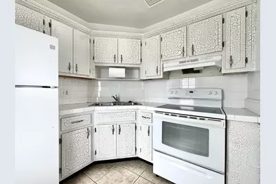 1021 Crystal Lake Drive #315, Deerfield Beach, FL 33064 - Photo 9