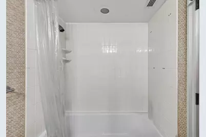 5500 Collins Avenue #302, Miami Beach, FL 33140 - Photo 31