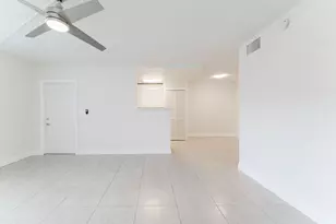 201 SW 7th St, Boca Raton, FL 33432 - Photo 3