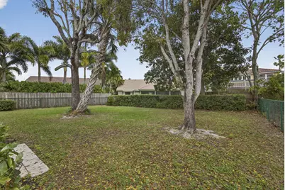 1972 White Coral Way, Wellington, FL 33414 - Photo 31