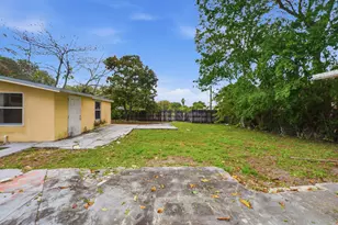 1201 NE 206th St, Miami, FL 33179 - Photo 29