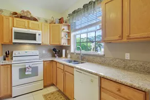 9207 Wentworth Ln, Port Saint Lucie, FL 34986 - Photo 7