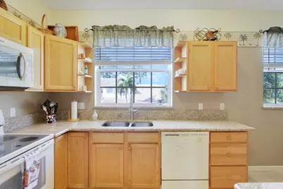 9207 Wentworth Lane, Port Saint Lucie, FL 34986 - Photo 5