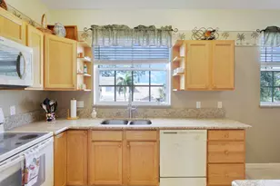 9207 Wentworth Ln, Port Saint Lucie, FL 34986 - Photo 5