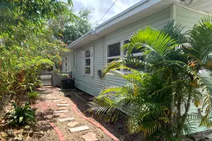325 NE 21st St, Wilton Manors, FL 33305 - Photo 25