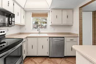 18081 SE Country Club Dr, Jupiter, FL 33469 - Photo 3