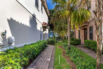 5931 NW 56th Place #Unit 5931, Tamarac, FL 33319 - Photo 3