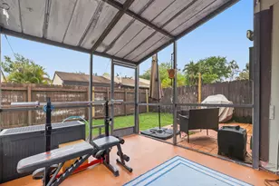 2331 Peach Ct, Pembroke Pines, FL 33026 - Photo 17